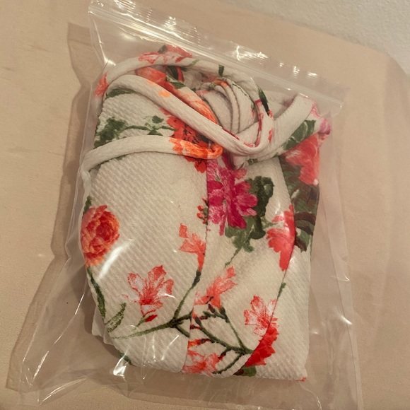 Sexy Flower Top Size L - Picture 9 of 10